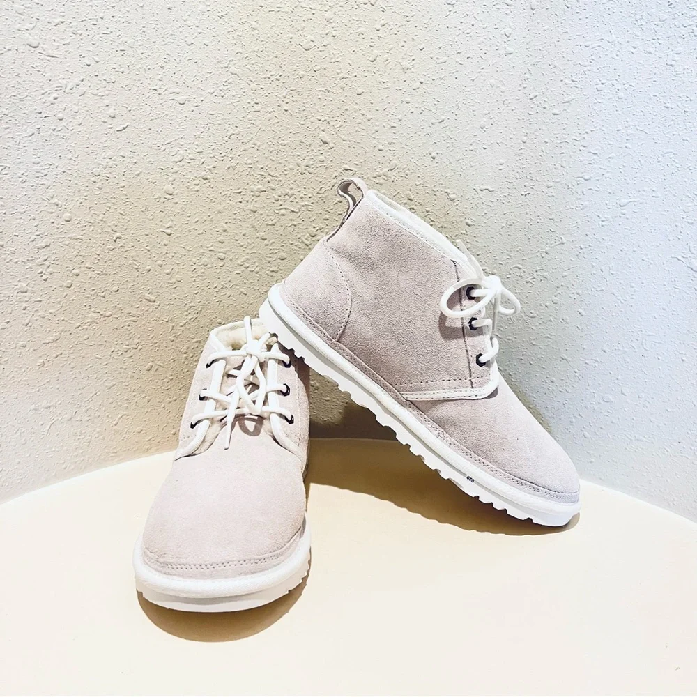 UGG Neumel Classic Off White Unisex Chukka Boots  Size W 11 M 9 NEW